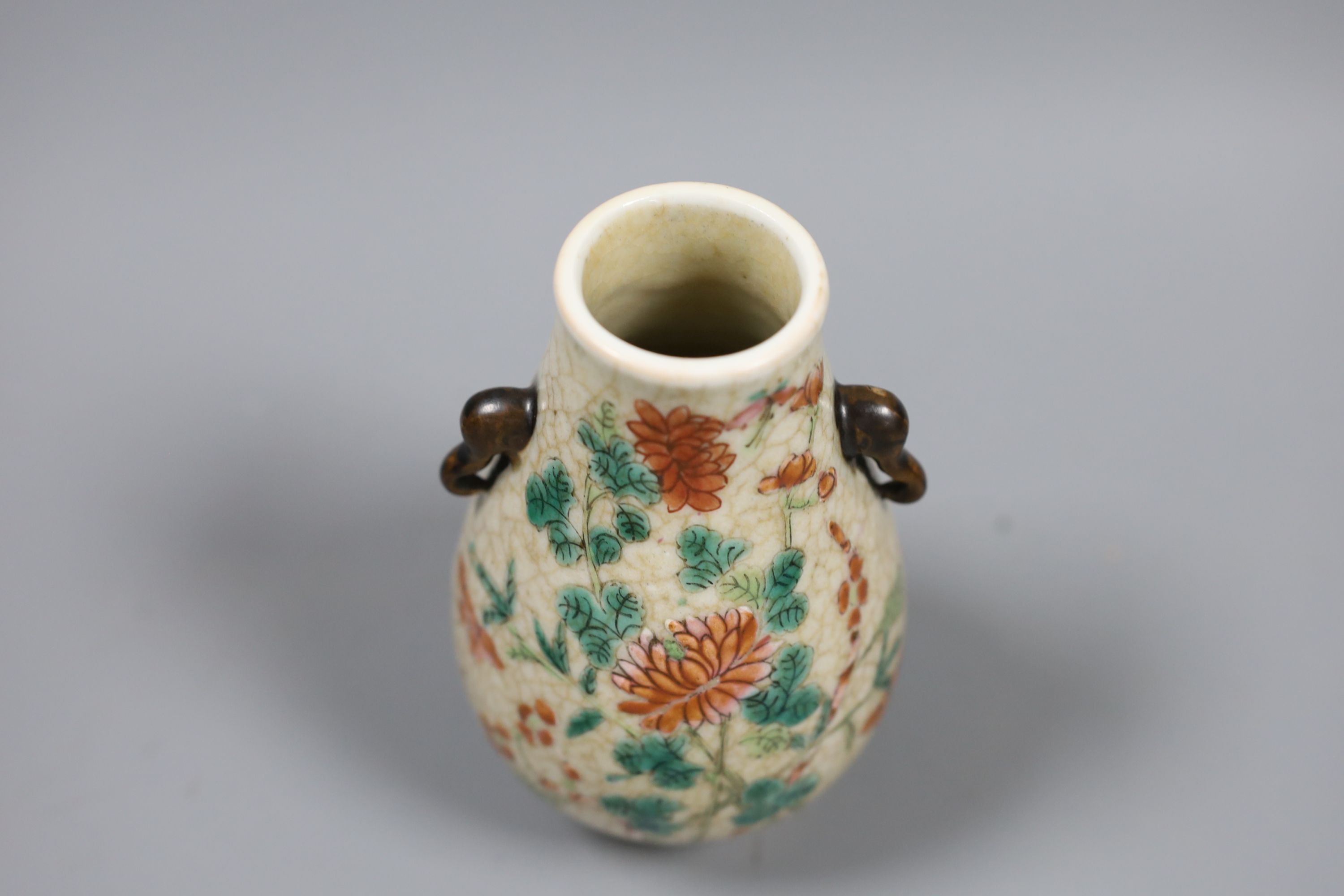 Small Japanese crackle glazed vase 13cm